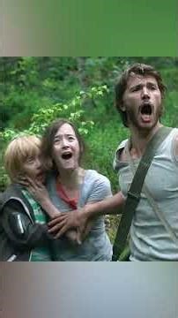 “Raksasa dari Sungai” – fokus pada monster piton raksasa sebagai ancaman utama.