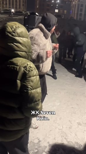 Київ/Kyiv on Instagram: "ЖК Seven Київ. Якщо буде кінець світу виживуть лише українці 🙏🙏 🙏 🎥 тт autogon #жк #київ #зима"