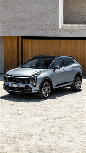 40K views · 213 reactions | The new Kia Sportage is here! It features new daytime running lights, 12.3-inch displays, and updated engine choices. So, what do you think of the refresh? | carwow | Facebook