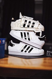 7.8K views · 423 reactions | อันไหนคือรองเท้า อันไหนคือเลโก้!?...