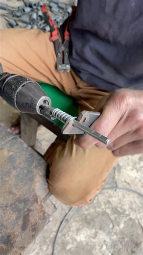 How make a tension spring with by hand drill machine by hand #shorts