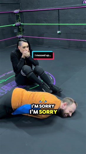 I messed up… think he’ll be okay?💜🦇 @mrstevenphillipsesq.pw Filmed at @NEBULA Wrestling in Nottingham #prowrestling #wrestling #wwe #professionalwrestling #aew