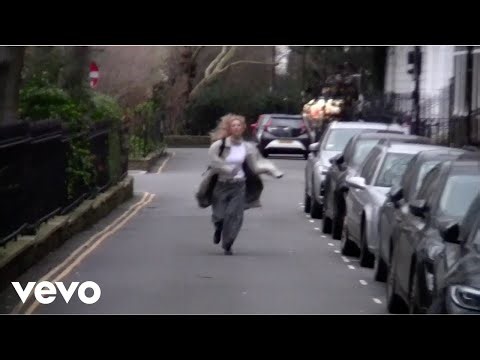 Serena Sun - TRACKSTAR (Official Lyric Video)