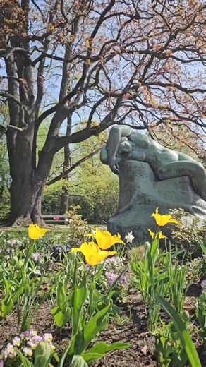 67K views · 1K reactions | Spring in Warsaw 請 #DiscoverWarsaw #europetravel #instawarszawa #visitpoland #europetravel #wiosna #spring #flowers #bloosom #europetravel #kwiaty #EuropeanBestDestinations | Go to Warsaw | Facebook