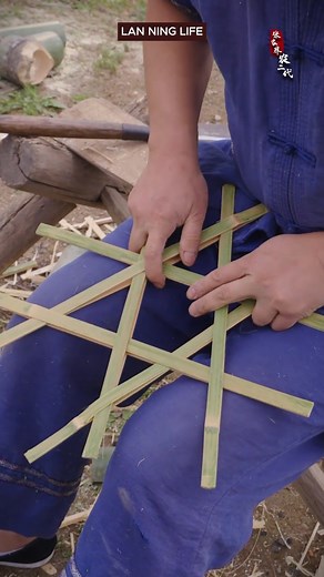 A meal of five dishes and one soup made from bamboo—you've definitely never tried it. #RuralCuisine #NewFarmerPlan2025 #StarVillageStarFarmer #BambooRice | Lan Ning Life