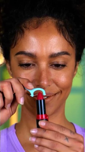Glam in a Flash: 10 Beauty Hacks You Need! 💄✨ #Shorts