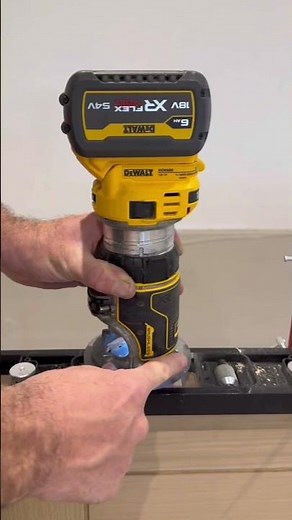 The Quickest Way to Cut in Hinges, do you Agree? 👍 #howto#homeimprovement#shorts#construction#uk#fy