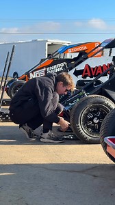 6.4K views · 74 reactions | Chad Boat’s crew getting Ty Gibbs all dialed in for tonight’s action here at Merced Speedway.  #CaliDirtVideos #CaliDirtOnboards #JoesRacingProducts #JoesGoProMount #MountItWithJoes #SprintCar #SprintCars #DirtTrack #WestCoast #DirtTrackRacing #DirtTrackFamily #FBLifeStyle #HurricaneWraps | Cali Dirt Videos | Facebook