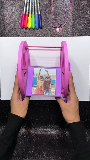 DIY Ferris Wheel Photo Display | Creative Art Project Ideas