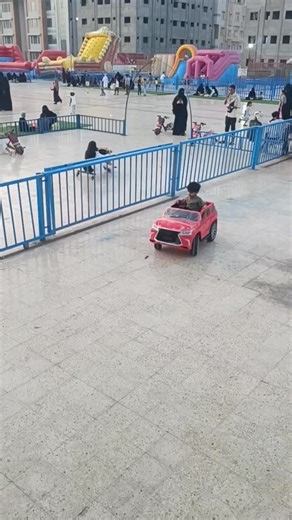 ‎هايبرزون المكلامول‎ on Instagram‎: "ويكند الحماس مستمر في #هايبرزون! 🎡✨ أهلاً بكل أبطالنا في "سبت المرح".. مسرحنا اليوم يجمع بين المتعة، الثقافة، والتحدي! 🎭 برامج ترفيهية، مسابقات ذكاء، وجوائز خرافية بانتظاركم. اختموا الويكند بأجمل الذكريات معنا.. 📍 هايبرزون.. حيث يلتقي الذكاء بالمرح 💡🎮 #هايبرزون #المكلامول #حضرموت #خور_المكلا"‎