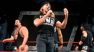 Shawn Michaels Recalls Apologizing To WWE Locker Room Upon 2002 Return