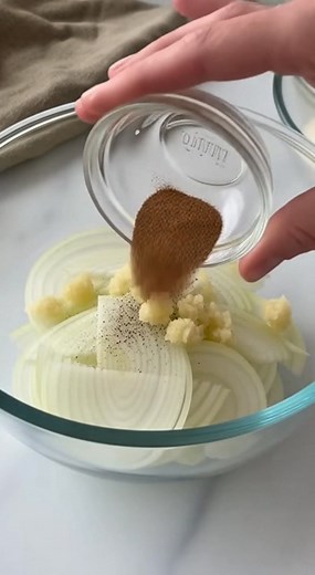 How to make this recipe: Baked Fennel Ingredients Serves 6 1 1/2 pounds (about 2 large bulbs) fennel, stalks removed, halved lengthwise, and thinly sliced 1 1/2 cups parmesan cheese 1 cup heavy cream 1/8 teaspoon nutmeg 2 cloves garlic, finely minced 1/2 tsp black pepper Cooking spray Salt and pepper to taste #BakedFennel #HealthyEating #VegetableRecipes #CulinaryDelight #FoodieFavorites #PlantBased #ComfortFood #HomeCooking #GourmetVegetables #SeasonalFlavors | Jessica Cooking