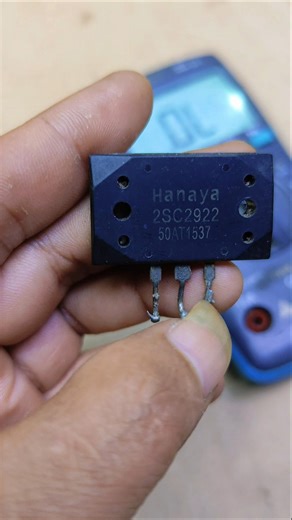 He checked the condition of the NPN transistor with a digital multimeter #tutorial #transistor #test