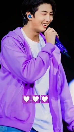 live concert with bts army 🥰😘😚🪩🪩so happy 😊😊😊 I 💜 bts army 🥰😘😚💖🪖