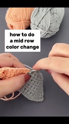Beginner Crochet Tips: How to Do a Mid Row Color Change