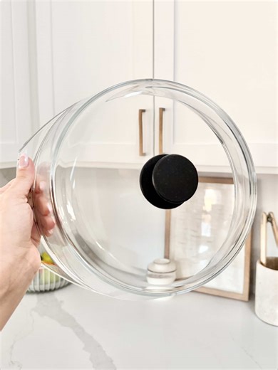 If you’re tired of wiping down the microwave… same👀 This glass microwave cover is tall enough for bowls and plates, dishwasher safe, AND there’s no weird plastic smell.👏 #founditonamazon #amazonhome #kitchengadgets #microwavesplatterguard #mealpreptips