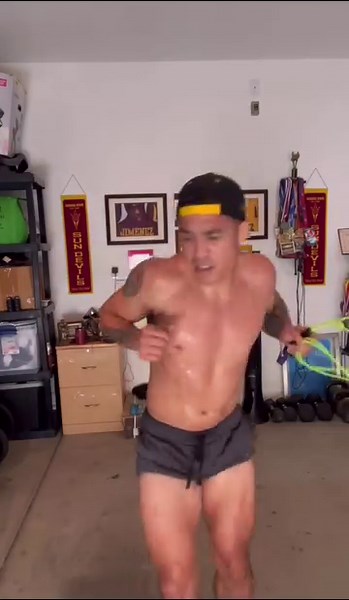 It’s a Thinking Game 易  Walk. Run. Jump.#JumpRopeChallenge#JumpRopeSkills #JumpRopeTraining #JumpRopeFun #JumpRopeLife #FitWithJumpRop #DoubleUnders #CardioWorkout #FitnessMotivation | Fight Rope | Facebook