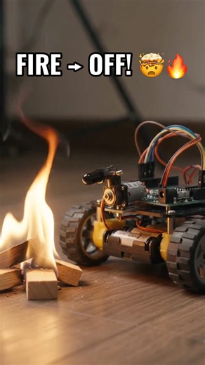 Arduino Fire Fighting Robot 🤖🔥 | It Detects & Extinguishes Fire Automatically! #shorts #viral
