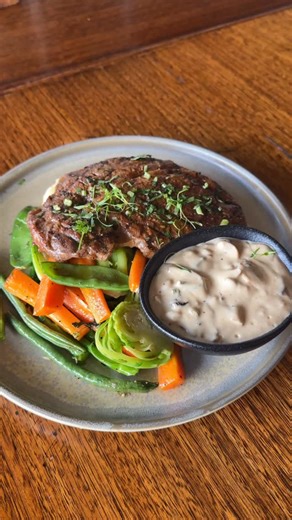 A perfect Sunday lunch starts and ends with Kaffeine. Juicy, creamy, flavourful— all in one dish. We’re open til’ 10PM, visit us today. | Kaffeine&co