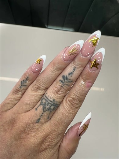 Holiday Nail Designs for a Festive Look