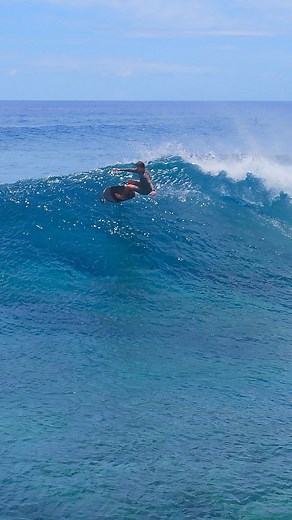 Back in Fiji testing some new @flite.lab 606 Flux protos… this one is feeling pretty gewd 👌🏼 🚁 @bentayler1 | Mister Bennetts