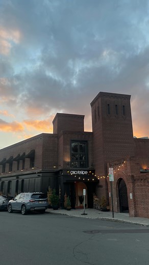 Thanksgiving Eve kicks off tonight (Wednesday) with happy hour from 4-7pm, because no one’s working a full day today 🌅 | Oso Felipe