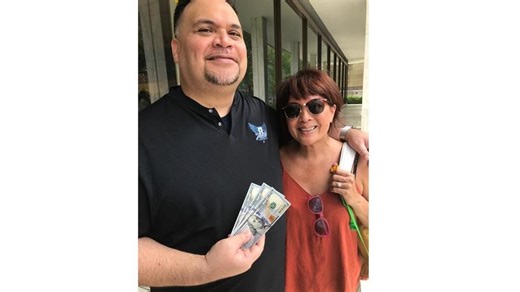 Strangers offering help for bride-to-be after recent online wedding dress scam