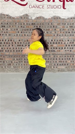 Follow us #dance #lecirque #day #nhay #minhx