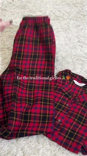 christmas coded nightwear is on our wishlist ☃️🎅💫 #petitefashion #petitenightwear #christmaspyjamas