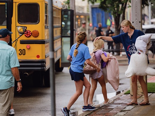 Kerrville bus drivers who rescued 900 campers appear on Kelly Clarkson Show