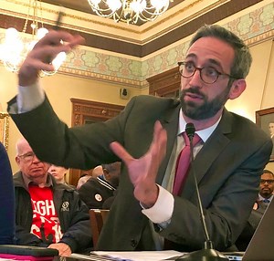 Illinois Set To Hike Minimum Wage To $15, Highest In Midwest