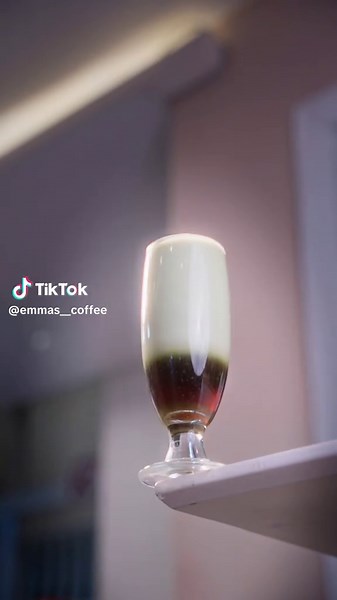 Epic Drink Transitions: Coffee and Iced Latte Moments