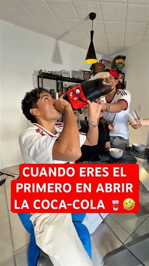 CUANDO ERES EL PRIMERO EN ABRIR LA COCA-COLA 🥤🤣 #humor #comedia #lospqliares #shorts