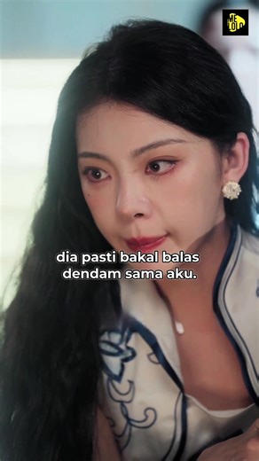 Kakaknya panik, si adik malah seneng🤪 Buka Melolo📱, cari judul dramanya dan tonton semua episodenya 100% gratis! 🎬✨ ▶️ Judul Drama : Saat Kakak Menangis, Lebih Cantik #meloloid #dramachin #SaatKakakMenangisLebihCantik #melologratis #dramachina