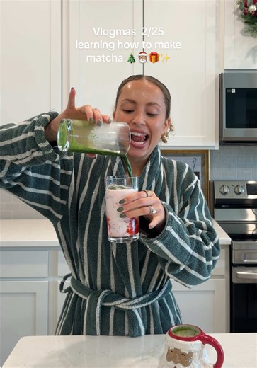 Yall please help me…. 7brew giveaway comment what you love about the holidays to win a 7brew gift card entry ends tomorrow @12pm EST tomorrow must be following me as well 🤭🤍