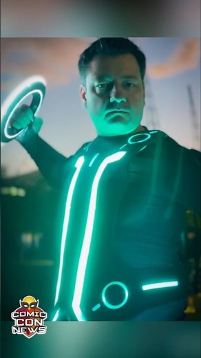 Sam Flynn Enters the Grid ⚡️🟦 Tron Legacy Cosplay #shorts #cosplay #tron