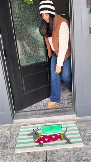 easy way to sell clothes you’re done wearing ♡ earnings vary based on items accepted & sold ♡ #closetcleanout #resellonline #tiktokshopfinds #declutterhome #secondhandfashion