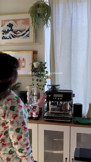 Cozy Morning Routine: Mastering Latte Art