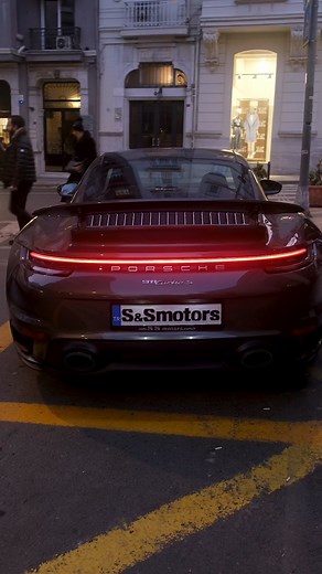 The Powerful Porsche 911 GT2 RS: Engineering Excellence Unleashed