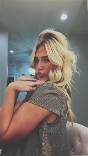 Loving this top !!!! #16kids #notenoughnelsons #dance #ootd #bigfamily #castlehouse