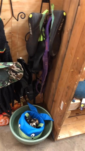 Come and check out our consignment booths . All items are priced. $1.00 and up. Prime Treasures 260 16th Ave Dayton , Tn . #ChristmasGifts #Thanksgiving #consignment #dayton | Prime Treasures