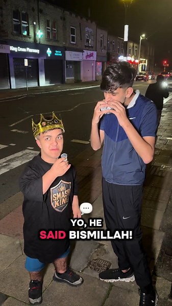 EAT LIKE A KING. 👑 Halifax… your next food fix has arrived! 🍔🔥 Smashed burgers, loaded fries, crispy chicken, desserts & more 🤤 📍 Smash King – King Cross, Halifax ⏰ Open daily 5PM–10PM 🚗 Park up, order & enjoy! Come hungry. Leave like royalty. 👑 #SmashKing #Halifax #HalifaxFood #KingCross #HalifaxEats
