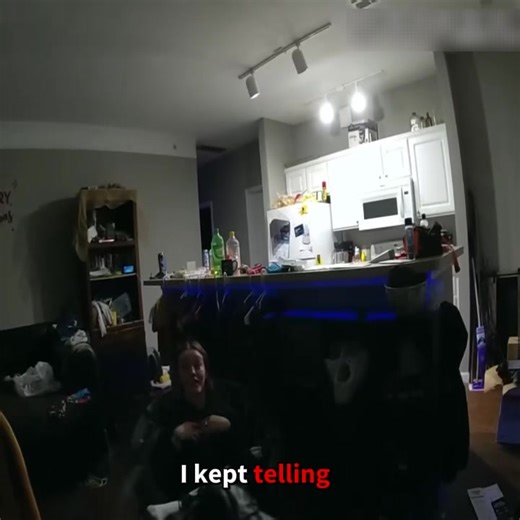 17 Year Old Explodes on Stepmom. Police Forced to Step In 👮‍♂️🔥 On February 5, 2023, a family argument spiraled into chaos when a teen lashed out at her stepmom. Police arrived to break up the fight, but things didn’t end there. Watch until the end to see how quickly this turned into an arrest. #BodyCam #FamilyDrama #TeenArrest #PoliceFootage | Public Freakout