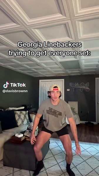 Dun DUN Dun: The Rhythm of College Football Atmosphere