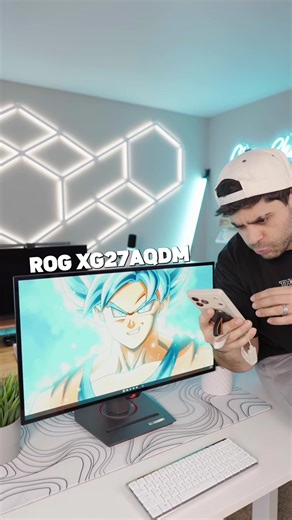 I introduced you the world’s first GLOSSY WOLED gaming monitor from ASUS! THIS IS THE ROG STRIX XG27AQDMG 240Hz WOLED monitor. @ROG_NA #monitor #oled #asus #rog #gamingmonitor