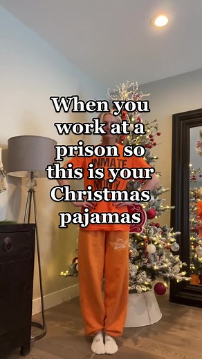 Inmate of the Month Celebrates Christmas in Prison with Festive Pajamas