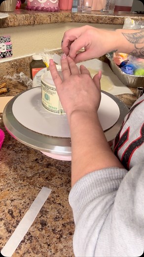 685K views · 11K reactions | Ghetto Cake Pt. 2 Stop getting under my posts w small minded, mean girl energy, PLZ.  . . #cake #explorepage #fyp #trending #justsweet #real | Justina Hutton | Facebook