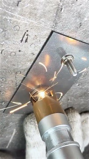 Air-cooled for long-lasting operation, allowing for continuous operation all day.#Air-cooled laser