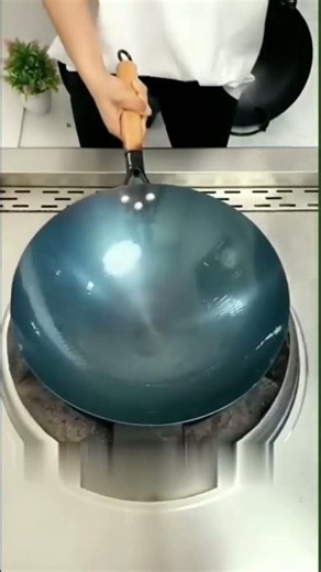 How To Make Any Pan Naturally Non-Stick 🧼