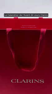 Dévoilez 24 essentiels Clarins 💋 dont le Lip Comfort Oil format complet un cadeau OFFERT dès 75 $ à votre 1er achat ! | Clarins
